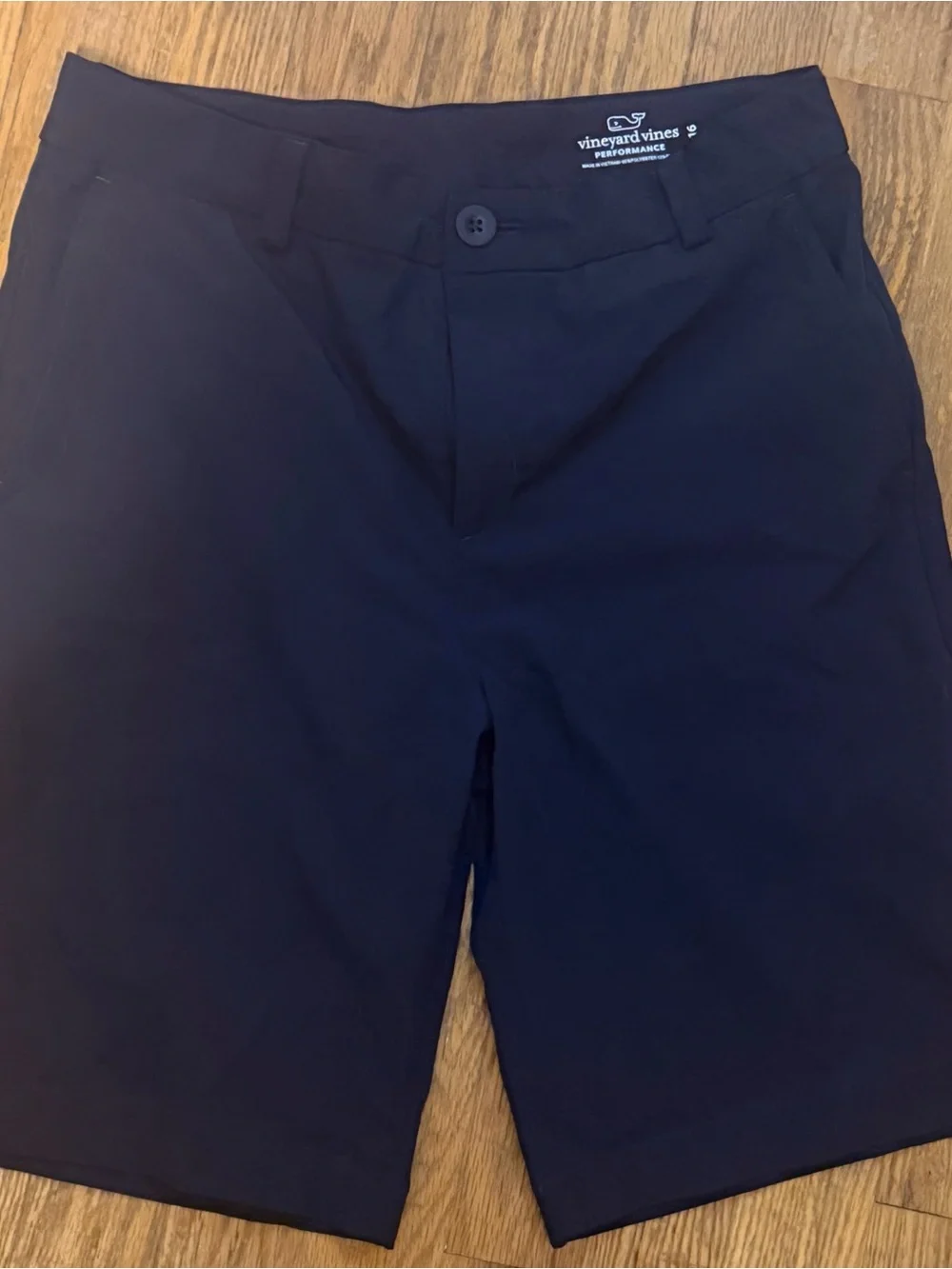 Vineyard Vines Performance boys navy Shorts size 16